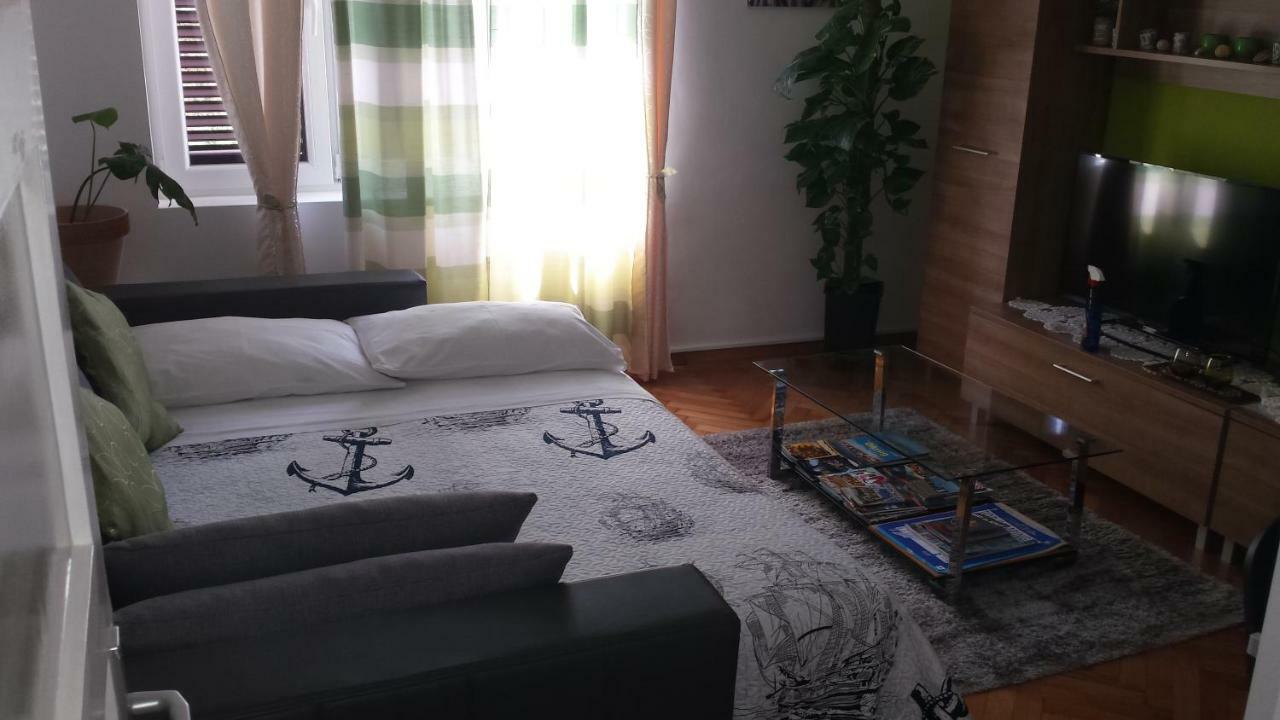 Apartment "Patricia" สปลิท ภายนอก รูปภาพ